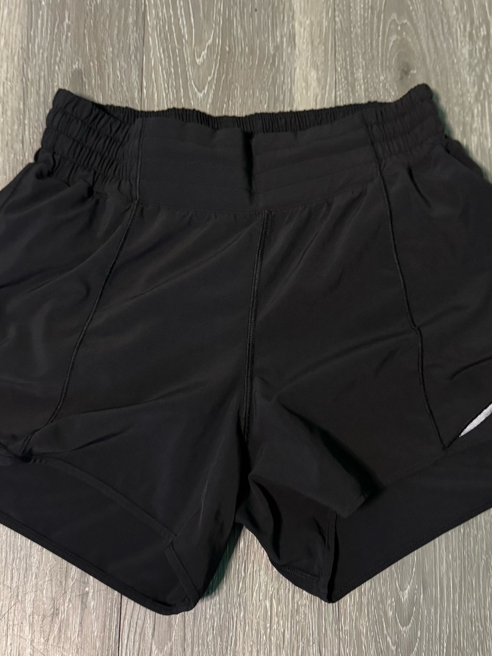 lululemon athletica Women’s Black Athletic Shorts with Mesh Hem Size 6 - Picture 4 of 10